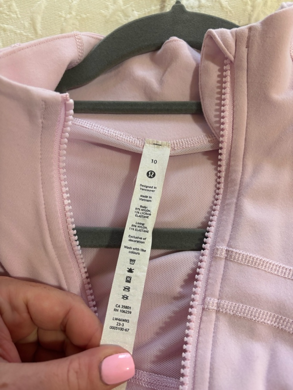 Lululemon athletica strawberry milkshake Define Jacket Nulu. BRAND NEW - Picture 4 of 7